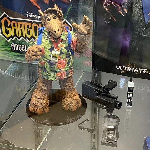 2023 SDCC Exclusive NECA "Melmac Cosmic Con" Ultimate ALF Action Figure IN HAND Cover