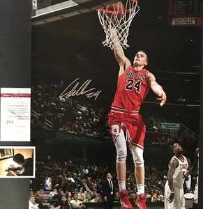 Lauri Markkanen Chicago Bulls Autographed Signed 16x20 Photo JSA WITNESS COA - Picture 1 of 1