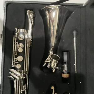 HIGH QUALITY! BASS CLARINET + FOBES MPIECE/LIG/CAP + CASE + FLOOR PEG - Picture 1 of 6