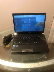 Toshiba Portege R700 13.3" i7 Laptop, RAM 8GB SSD 128GB, Windows 10 Pro & Office - Picture 1 of 9