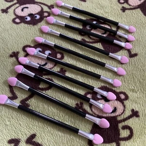 10 Stck. Rosa Doppelseitig Lidschatten Schwamm Applikator, langer Griff, 4,5 Zoll Neu - Bild 1 von 6