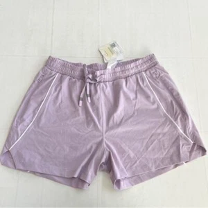 Neu FABLETICS The Piped One Short 3" Sportshorts Damen weinrot taffy/weiß - Bild 1 von 8