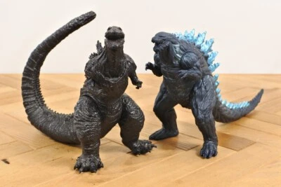 Bandai Shin Godzilla Hibiya Square Statue Figure & Godzilla Earth Figure Toho JP - Image 1 of 4