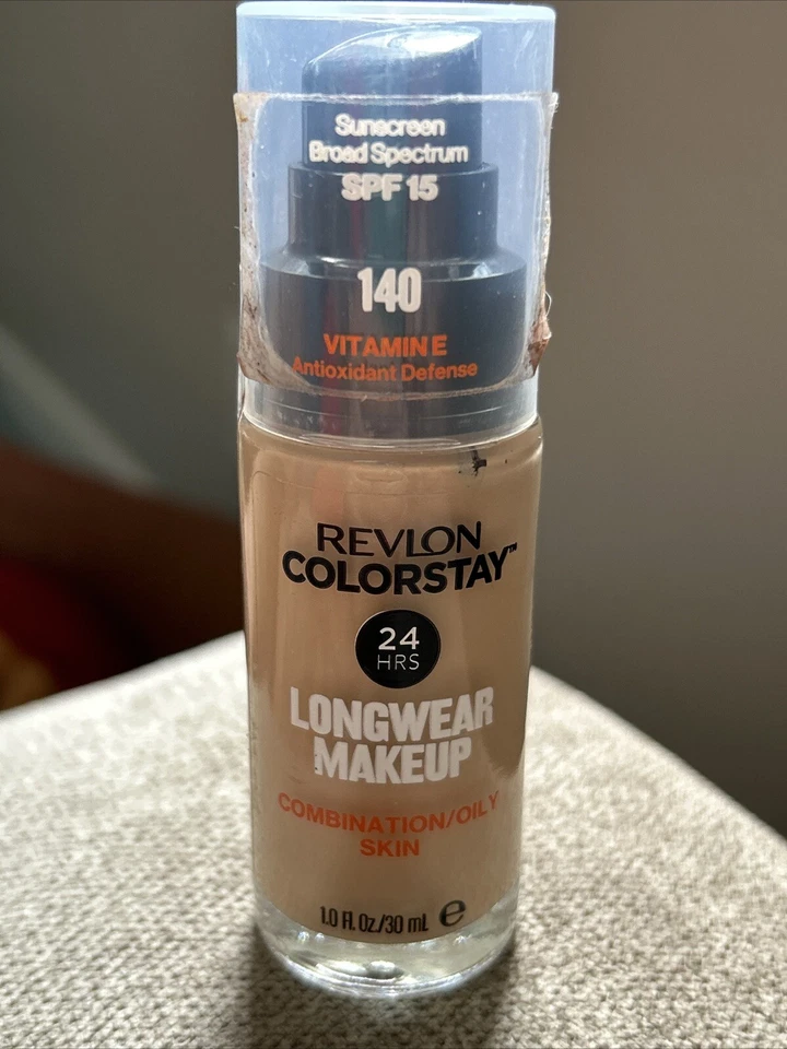 Revlon Colorstay Foundation Matte Finish #140 Oatmeal Combination/Oily PUMP - Image 1 of 1