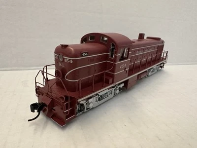WALTHERS HO 910-9025  RI ROCK ISLAND #454 RS-2 DIESEL LOCO - Image 1 of 4