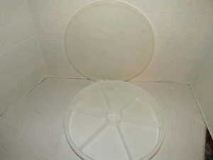 Vintage Tupperware 405-9 White Divided Serving Tray with Lid 224-14 - Picture 1 of 2
