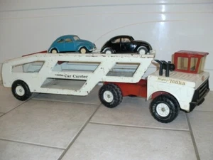 1974 Mighty Tonka Red/White Car Carrier w/ 2 VW Bug Cars! - Picture 1 of 13