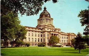 Postcard State Capitol Pierre South Dakota - Picture 1 of 2