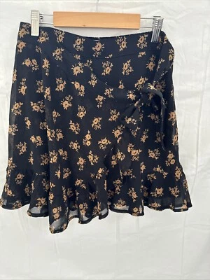 Falda floral Hollister tiro ultra alto - negra/marrón - talla pequeña para mujer Foto 1 de 4