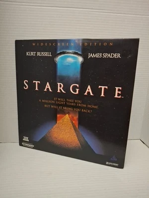 Stargate (Laserdisc, 1995)Kurt Russell,gr - Image 1 of 2