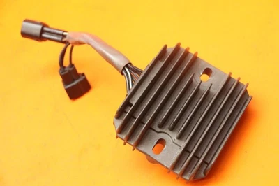 2006-2007 SUZUKI GSXR 600 750 OEM RECTIFIER VOLTAGE REGULATOR - Image 1 of 4
