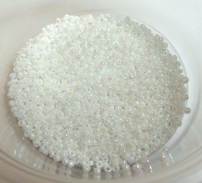 SIZE 15/0 ~ WHITE PEARL ~ 8 Grams ~ LOOSE GLASS SEED BEADS LOT - Image 1 of 1