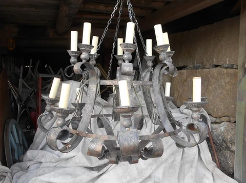 VINTAGE PATINATED TIN 16 ARM TOLEWARE CHANDELIER Cover