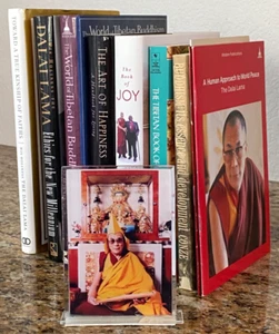 BUDDHISM - Lot of 10 Books & Framed Photo - Dalai Lama, Tibet, Buddha - Religion - Foto 1 di 13