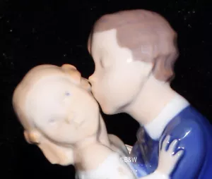 BING&GRONDAHL / ROYAL COPENHAGEN FIGUR #2162 "YOUTHFUL BOLDNESS" TOP 1. WAHL - Bild 1 von 8