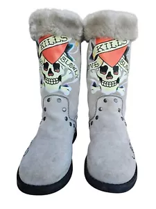 Botas grises Ed Hardy para mujer talla US7 Love Kills Slowly gamuza piel sintética usadas - Imagen 1 de 8