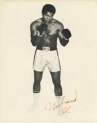 Muhammad Ali ~ Signed Autographed Vintage Everlast Boxing Photo ~ JSA LOA - Image 1 of 4
