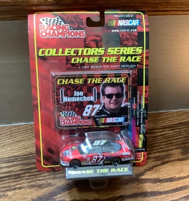 Racing Champions 2001 NASCAR Chase The Race #87 Joe Nemechek 1:64 Die Cast Foto 1 de 4