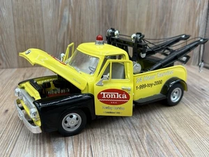 TONKA 1953 FORD F-100 TOW TRUCK    GEARBOX COLLECTIBLE   1:24 SCALE COIN BANK - Picture 1 of 8