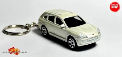 🎁LLAVERO RARO BLANCO PORSCHE CAYENNE PERSONALIZADO EDICIÓN LIMITADA GRAN REGALO o DIORAMA🎁 Foto 1 de 4