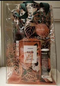5 Pcs Gift Set Bath & Body Works "Rose" Cream Wash Fragran Mist Hand Cream + Bag - Picture 1 of 2