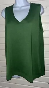 Camiseta sin mangas CHICOS talla 2 (GRANDE) hilada de rayón cuello en V verde tejido suave ajuste clásico usada en excelente estado - Imagen 1 de 11