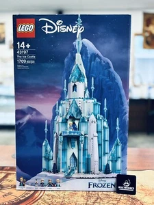 LEGO 43197 Disney Castillo de Hielo NUEVO/SELLADO En Caja LEGO Disney 1709 piezas - Imagen 1 de 18