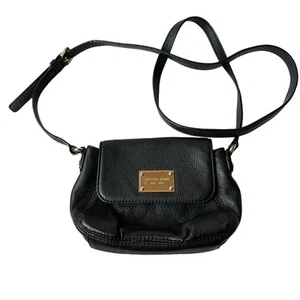 Bolso Bandolera MICHAEL by Michael Kors Cartera de Cuero Guijarro Negro 5.5"x8"x1.5" - Imagen 1 de 11