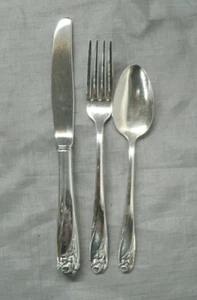 Vtg International DAFFODIL 1950 Youth Child Set Knife Fork Spoon Silverplate EC - Picture 1 of 3
