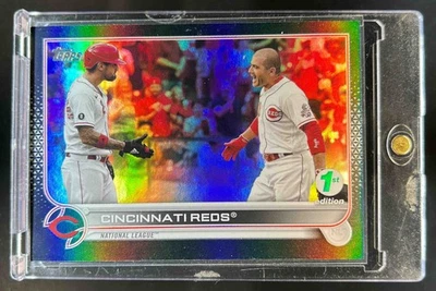 2022 Topps 1st Edition Joey Votto Black Foil #17/25 Reds - Image 1 of 2