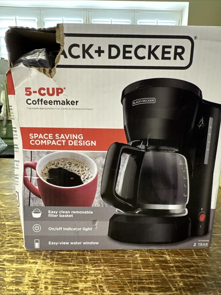 Cafetera BLACK+DECKER 5 tazas negra DCM600B. 🔥DAÑOS MENORES EN CAJA 🔥 Foto 1 de 4
