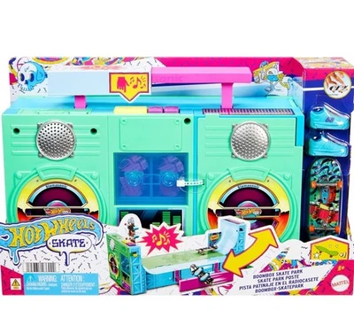 Hot Wheels Skate Boombox Skate Park Playset 1 Fingerboard & Skate Shoes Toy New - Image 1 of 4