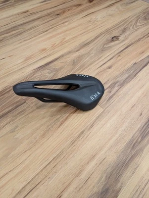 Sillín Fizik Vento Antares 00 140 mm despegue sin usar Foto 1 de 2