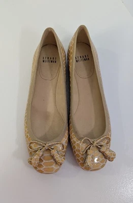 Zapatos planos de ballet texturizados con estampado de piel de serpiente con arco de tulipán Stuart Weitzman talla 7,5 M Foto 1 de 4