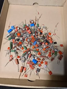 Lotto misto condensatori URSS Unione Sovietica radio vintage 200 gr - Foto 1 di 10