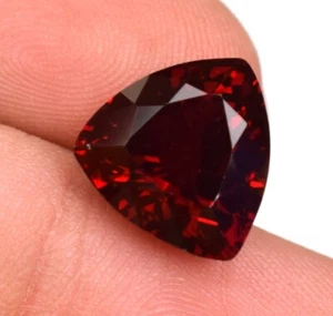 Natural Red Garnet Trillion Cut 7.15 Ct Loose Gemstone From Mozambique For Ring - Picture 1 of 5