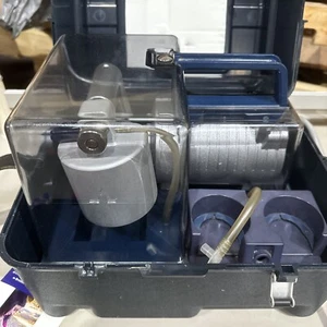 Medela AG Krankenhausqualität Milchpumpe getestet funktioniert im Hartschalenkoffer - Bild 1 von 5