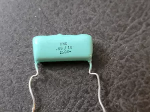 1 Condensatore pellicola PMG turchese vintage nominale .68 UF 250V - Foto 1 di 1