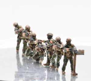 Sanrong 1/72 U.S. Army Modern Special Soldier 7-Pack Model (without Tank JLTV) - Picture 1 of 5