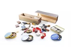 Konvolut alte Blechdosen Nivea Nähzubehör Nadeln Knöpfe Vintage Schieber Holz - Bild 1 von 23