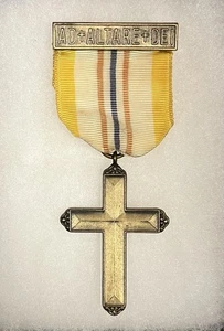 WW2 Era Boy Scouts of America Catholic / Religious Award Medal + Case - Picture 1 of 8