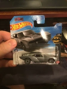 BATMAN  BATMOBILE  HOT WHEELS BIRTHDAY CHRISTMAS TOY KIDS ADULTS - Picture 1 of 1