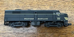 Life Like N scale 7917 Western Maryland FA2 Diesel Locomotive #304 (Tested) - Picture 1 of 6