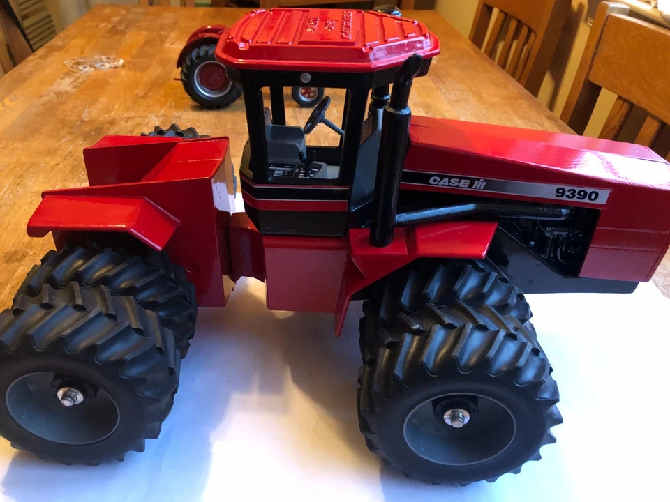 Case IH 9390 Collector's Edition four 4-wheel drive by Scale Models 1/16 scale - Image 1 of 4