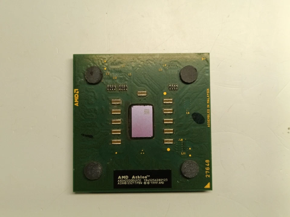 AMD Athlon XP 2200+ 1800 MHz - AXDA2200DUV3C Socket A/462  - Image 1 of 1