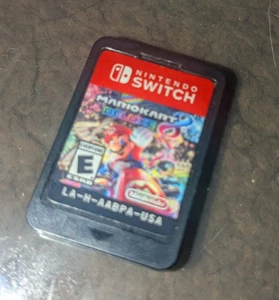 Mario Kart 8 Deluxe (Nintendo Switch, 2017) ~Game Cartridge Only~ - Picture 1 of 1