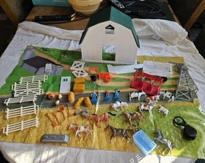 Vintage New-Ray Bauernhof Spielset Scheune Tiere Figuren Zubehör mit Spielmatte... - Bild 1 von 15