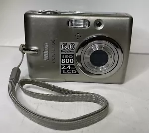 Nikon COOLPIX L11 6.0 MP Digital Camera 3x Optical Zoom 2.4" LCD Silver - Picture 1 of 10