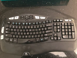 Logitech K350 Wireless Comfort Wave Membrane Ergonomic Keyboard - Picture 1 of 4