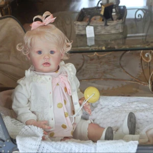 Bambola neonato 26" dipinta bambina corta radicata pelo panno corpo fatto a mano - Foto 1 di 5